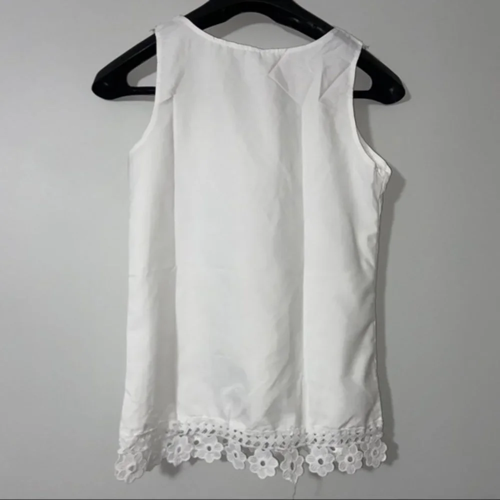 White sleeveless blouse with lace detail - Picture 8 of 8
